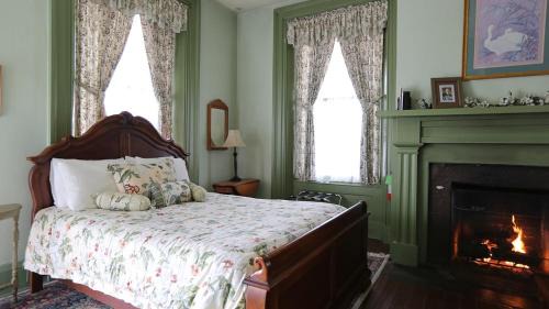 Stanardsville Bed & Breakfast | Cozy Stay at The Lafayette Inn & Restaurant with Breakfast