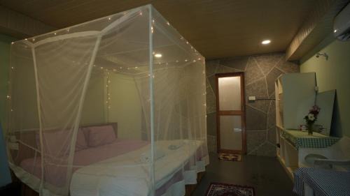 Patnem Hotel | Pet-Friendly Patnem Palm Garden with Ocean Views Await