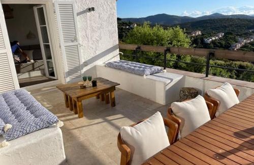 Sainte-Maxime House | Beachfront Mas l'Amoroso: Family & Pet Friendly Retreat
