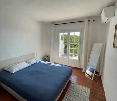 Sainte-Maxime House | Beachfront Mas l'Amoroso: Family & Pet Friendly Retreat