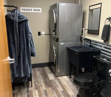 Fountain City House | Discover Dragonfly Loft: Pet and Child Friendly Escape