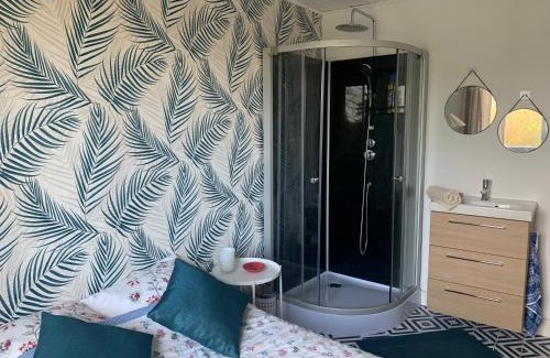 Thorigny-sur-Marne House | Family-Friendly Studio with Large Garden & Pet Amenities