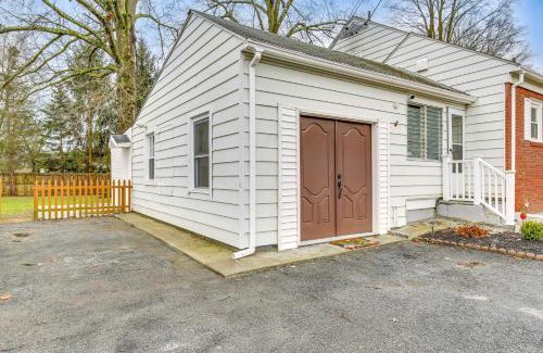Poughkeepsie Apartment | Cozy Poughkeepsie Hideaway with Hot Tub & River Views
