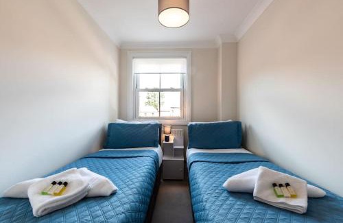 Botley House | Family-Friendly Silver SA Cottage in Botley with Dining