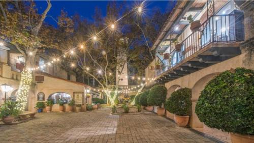Guadalajara Municipality House | Discover Tlaquepaque Cultural Hacienda: Family-Friendly Stay