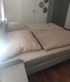 Weingarten House | Cozy Stube 21: Guest Rated 8/10 with Kitchen Access