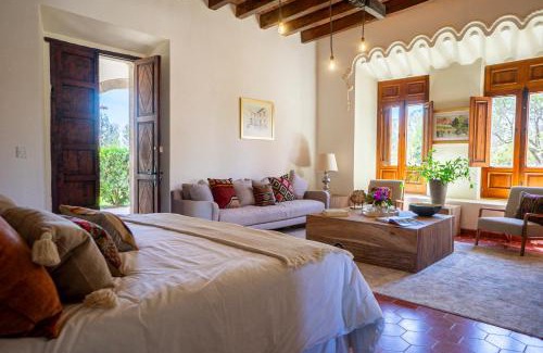 Comonfort Hotel | Indulge in New Suite Comfort near Vineyards and Serenity
