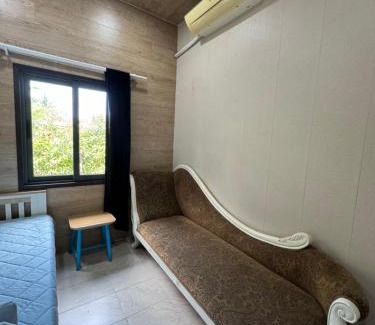 Long Ho House | Enjoy Lọ Lem Home Stay with Pool and Breakfast Included