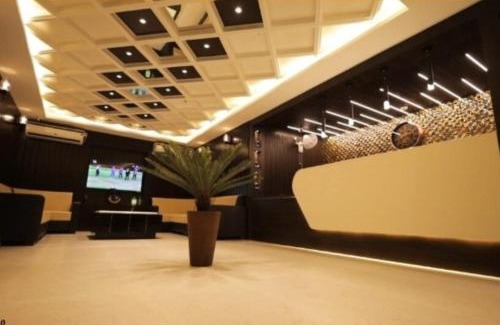 Malda House | Top-Rated Hotel Papilio: Family-Friendly with Breakfast Included