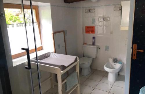 Herbignac House | Authentic Chaumiere for 9 – Perfect Family Getaway