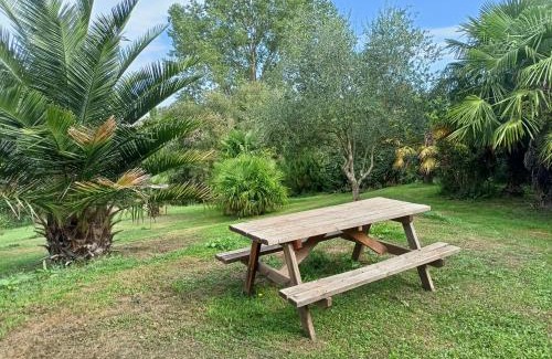 Thorigne-sur-Due Bed & Breakfast | Comfortable Triple Room - Pet & Child Friendly Retreat