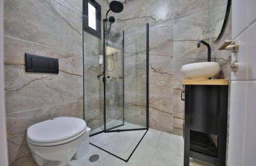 Haifa Apartment | Seaside Ocean Suite with Private Beach Access and Hot Tub