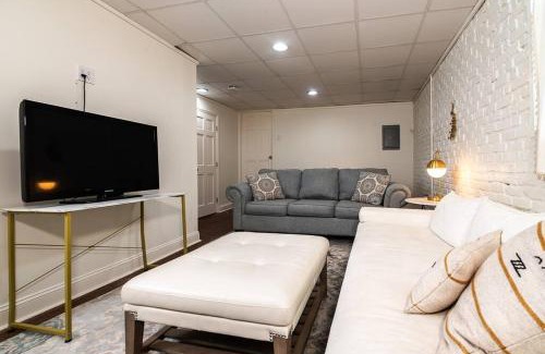 Southwest Raleigh House | Central & Cozy Retreat with Backyard and Pet-Friendly Perks
