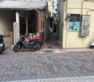 Old Town House | Charming Anping Fortress Street Homestay for Families