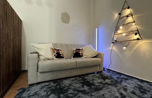 San Teodoro Apartment | Cozy Hotel by the Port with Wi-Fi and Hot Tub Access