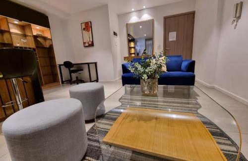 Santa Cruz Apartment | Experience Five-Star Comfort with Family-Friendly Amenities