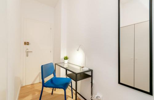 El Raval Bed & Breakfast | Experience Comfort at Ferlandina with Kitchen Amenities