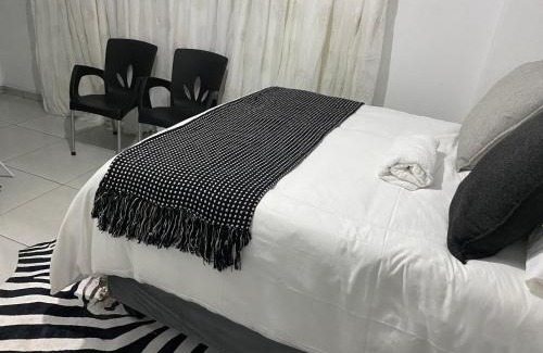 Mnquma House | Guest Rated: Datty Tatty with Child-Friendly Amenities