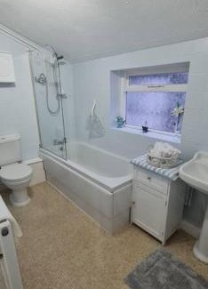 Stockport House | Relax at Shrigley Cottage: Quirky, Quiet & Pet Friendly