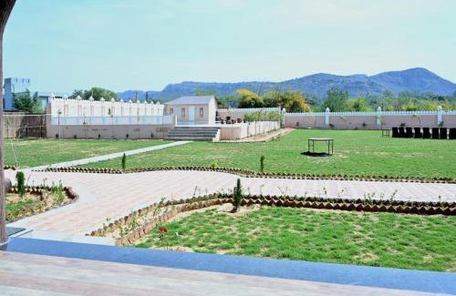 Sawai Madhopur Resort | Ranthambhore Pride: Family-Friendly Retreat with Pool & Dining