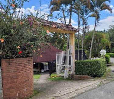 Vergara House | Cozy Stay at Kiosko Rancho Pacho: Pet and Child Friendly