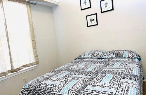 El Paso House | Spacious 3-Bedroom House with King Bed and Huge Backyard