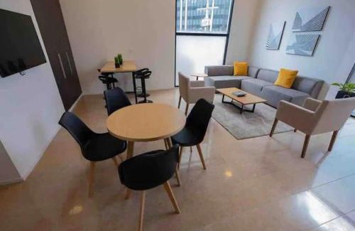 Centro International Apartment | Pet-Friendly Stay at Wohnung Queens Deluxe with Pool Access