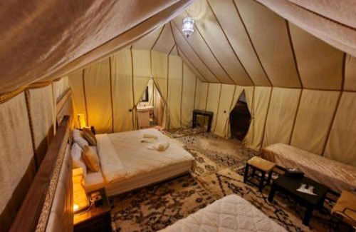 Taouz Bed & Breakfast | Experience Sahara Luxury Desert Camp: 5-Star Getaway Awaits