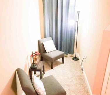 Cleveland Villa | Cozy Townhome in Cleveland - Guest Rated 10/10 and Family-Friendly