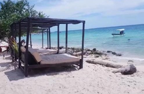 Bocachica House | Explore Hugo's Place: Beachfront Stay with Top Reviews