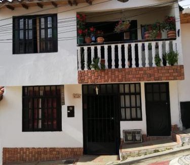 Socorro House | Budget-Friendly Hostal donde Blanquita: Pet & Child Friendly