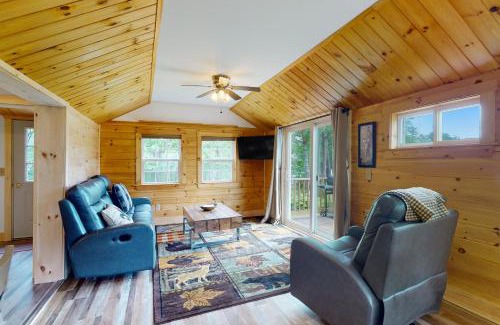 Belfast House | Discover Family-Friendly Bliss at Swanville Serenity