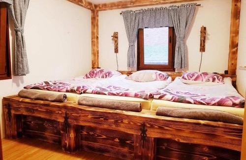 Marindol Apartment | River Kolpa Apartments: Family-Friendly with Hot Tub Access