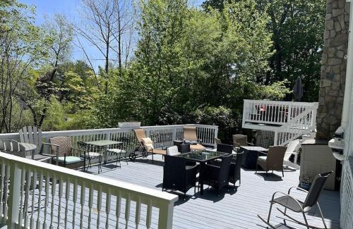 Cape Neddick House | Family-Friendly Cape with Three Decks, Steps to the Beach