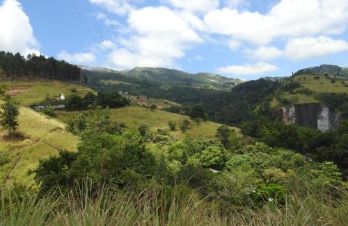 Moragolla House | Relaxing Nature Trails Home with Pool and Pet-Friendly Perks