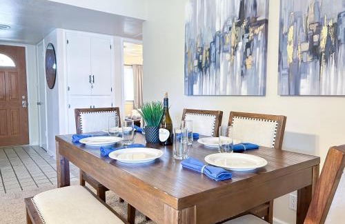 Arden-Arcade House | Modern 3BR Retreat with Backyard Oasis Near American River