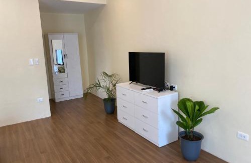 Tanauan City House | Budget-Friendly Stay at Lucia's Place - Family & Pet Friendly