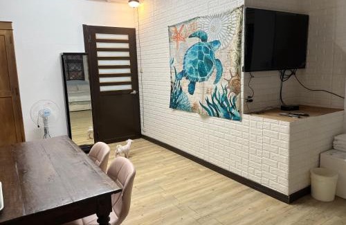 Dongshan House | Budget-Friendly Bike Enthusiast Inn with Family Amenities