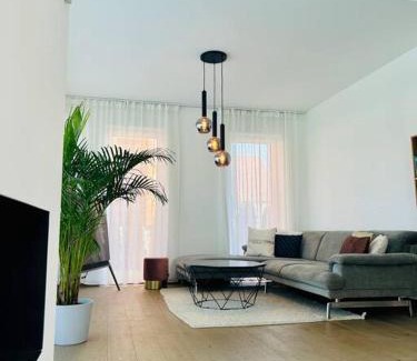 Graz-Straßgang Villa | Exclusive Designer Villa with Pool and Pet-Friendly Amenities