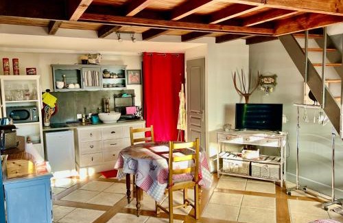 Chanas House | Guest Favorite: Domaine Feuillet with 9.7/10 Rating