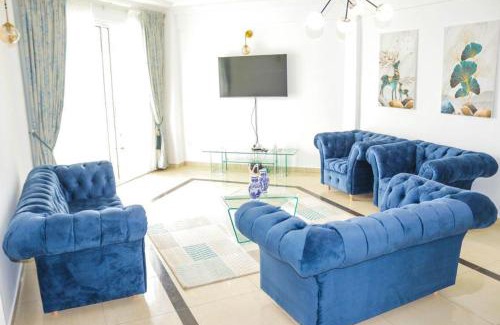 Yaounde Apartment | Stylish Appartement Haut Standing with Hot Tub & Breakfast