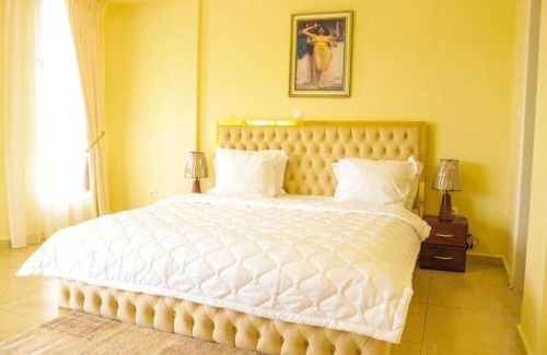 Yaounde Apartment | Stylish Appartement Haut Standing with Hot Tub & Breakfast