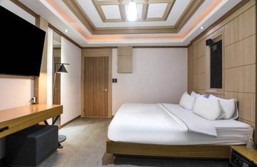 Ingye-dong Hotel | Discover Family-Friendly Comfort at 센트럴프라자호텔