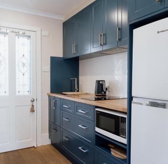 Blackheath Bed & Breakfast | Pet-Friendly Retreat at Mount Booralee - 10/10 Rated Stay