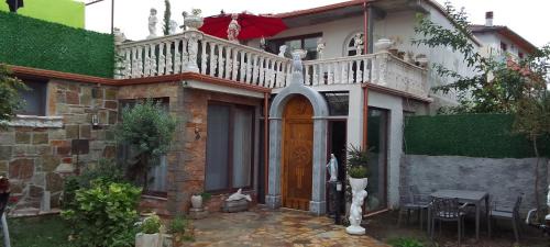 Shkoder Villa | Explore Casa Museo Abraham: Family-Friendly Retreat Awaiting