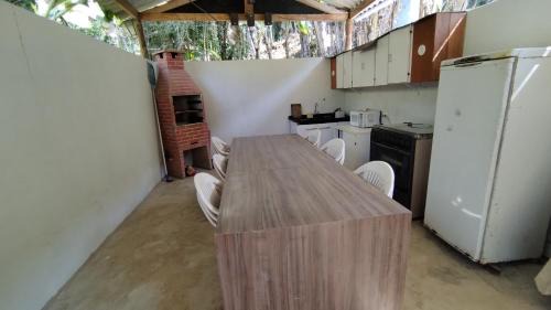 Juquitiba House | Relax at Espaço Sheherazade: Pool and Pet-Friendly Fun