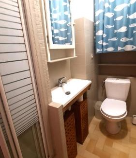 Le Pradet Apartment | Cozy AC Studio with Terrace & Parking - Dodo et Tartine