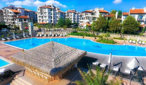 Lozenets Apartment | Relax at Oasis Resort and Spa with Poolside Fun for All