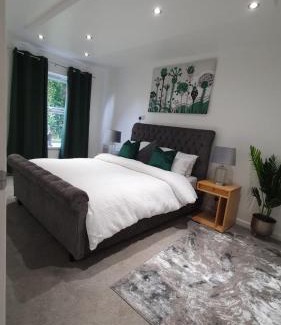 Staple Hill Apartment | Discover Hiddengem: Family-Friendly Hidden Retreat