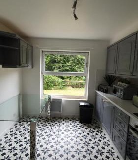Staple Hill Apartment | Discover Hiddengem: Family-Friendly Hidden Retreat